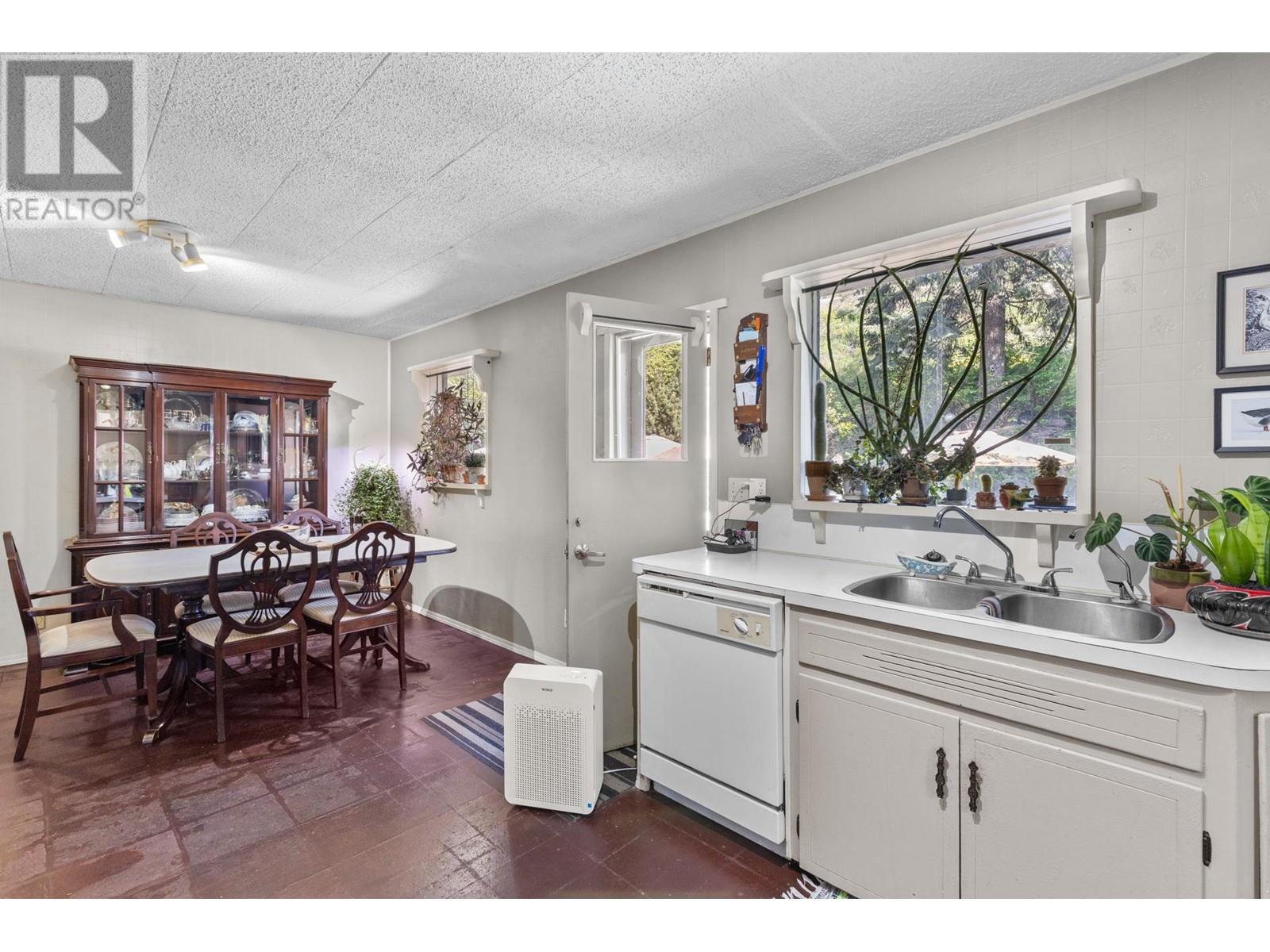 772 Otter Lake Cross Road, Spallumcheen, BC