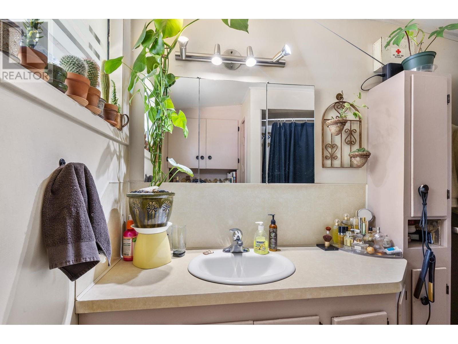 772 Otter Lake Cross Road, Spallumcheen, BC - Indoor