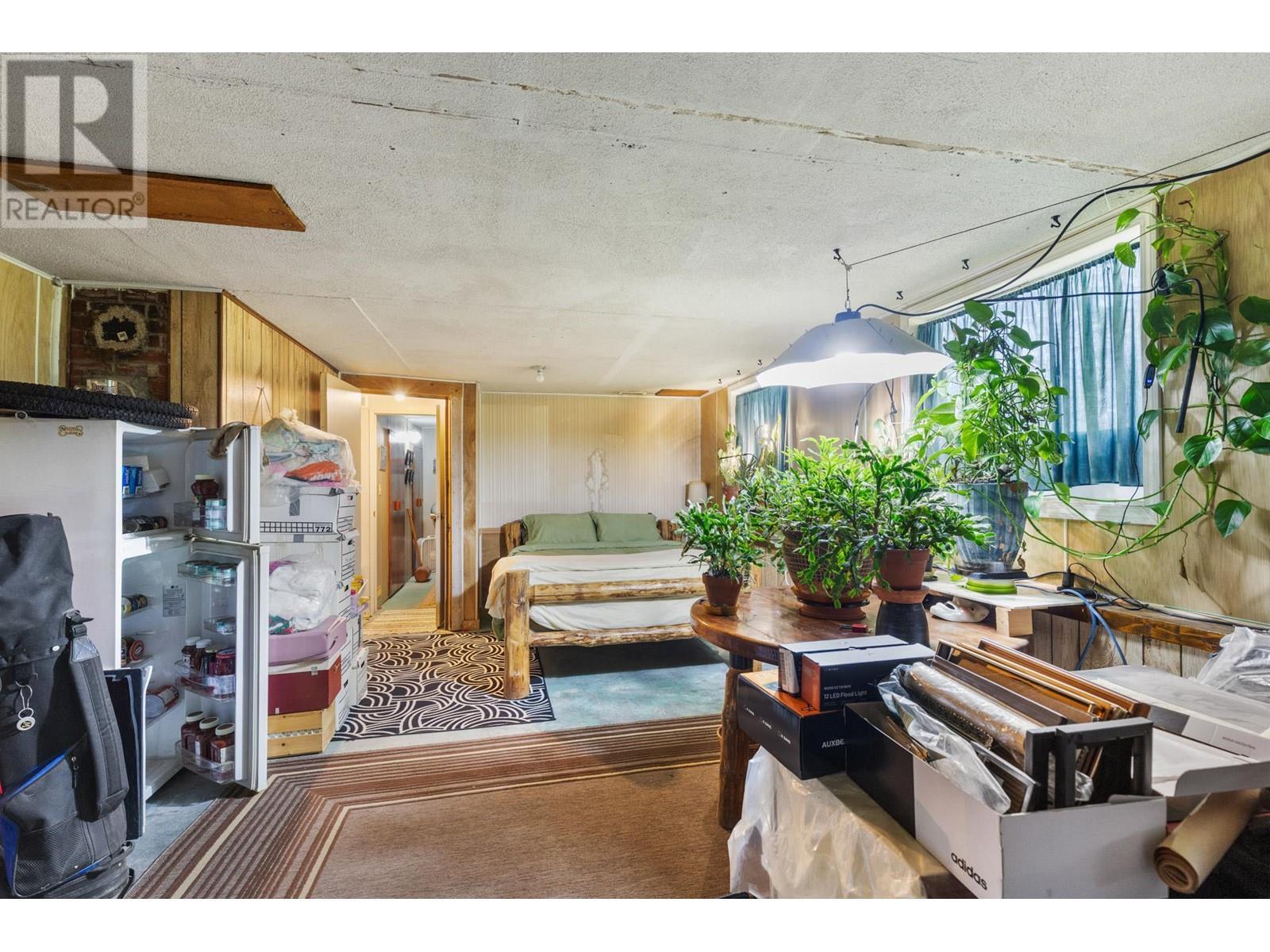 772 Otter Lake Cross Road, Spallumcheen, BC - Indoor