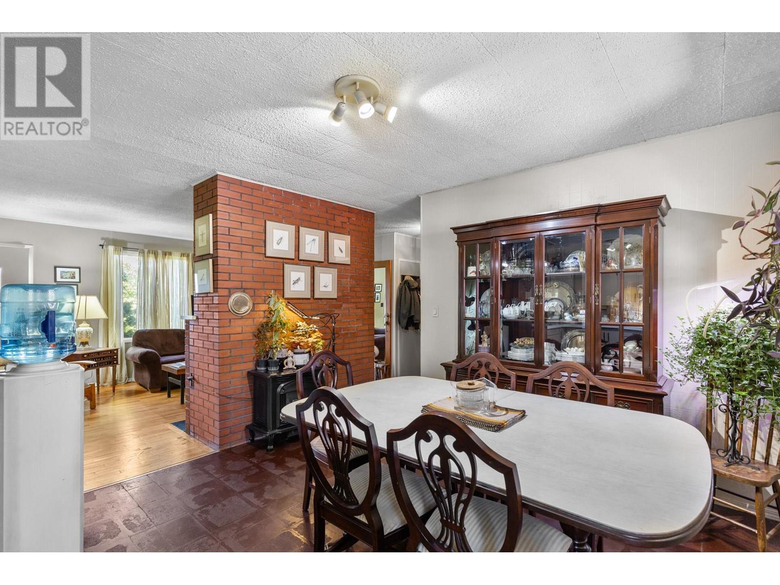 772 Otter Lake Cross Road, Spallumcheen, BC - Indoor Photo Showing Dining Room