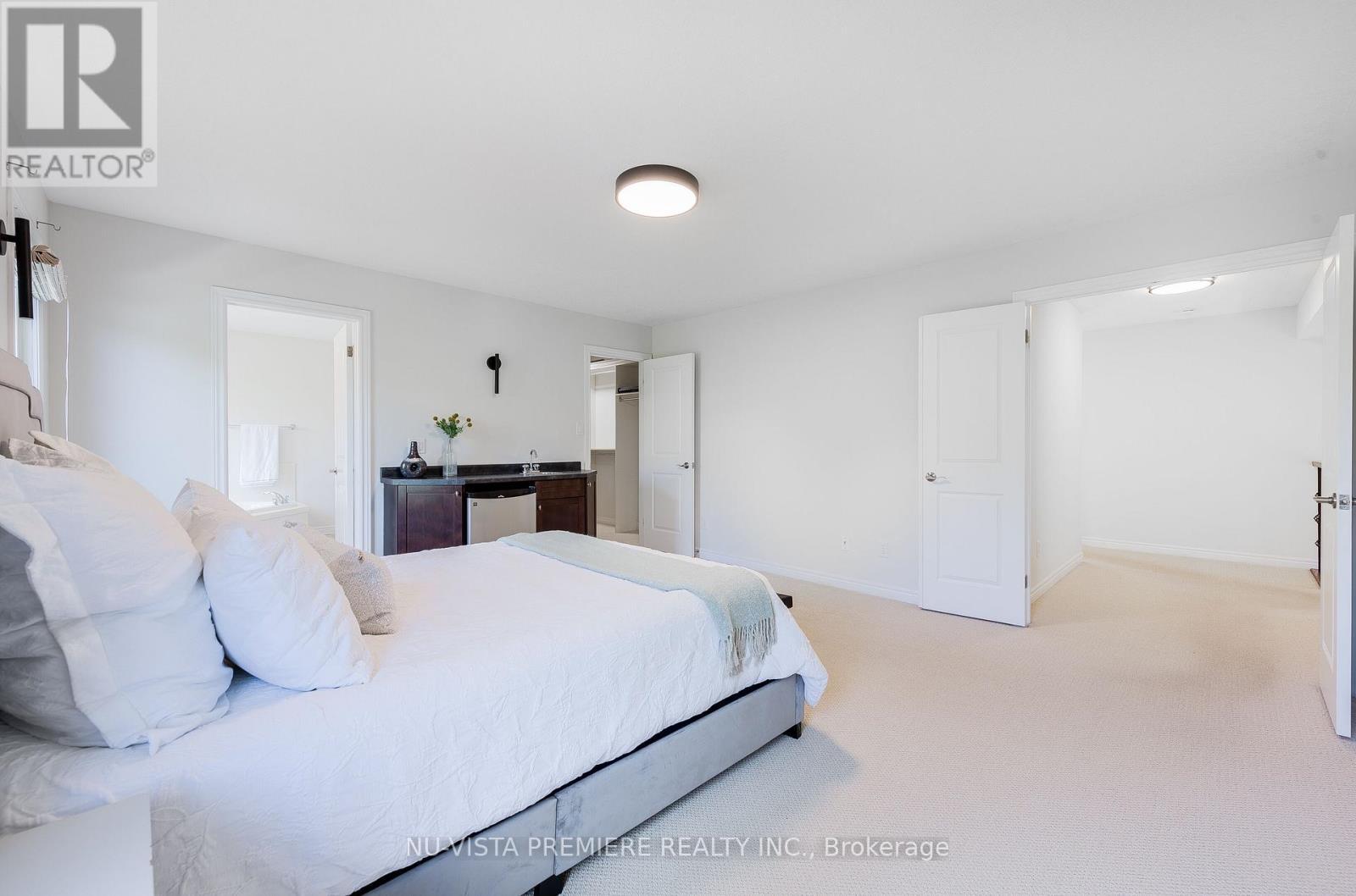 1750 Tigerlily Road, London South (South A), ON - Indoor Photo Showing Bedroom