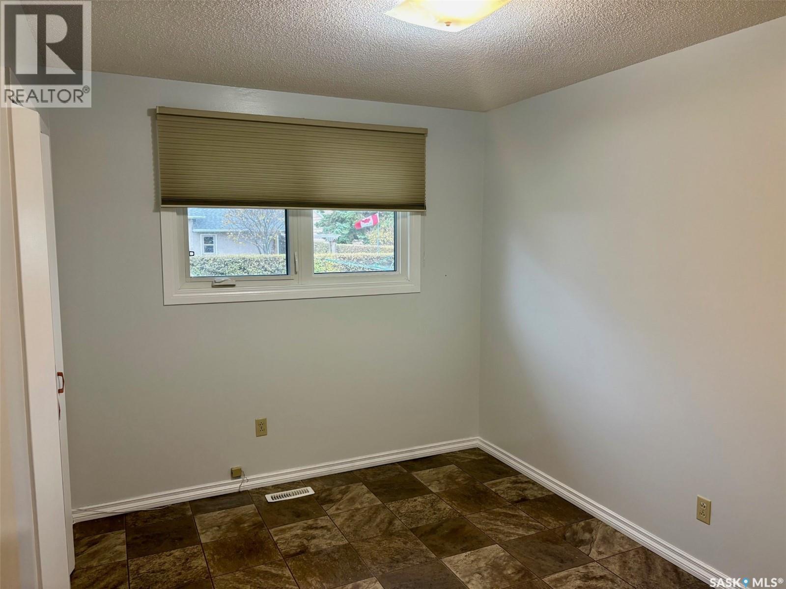 506 Grant Bay, Esterhazy, SK - Indoor Photo Showing Other Room