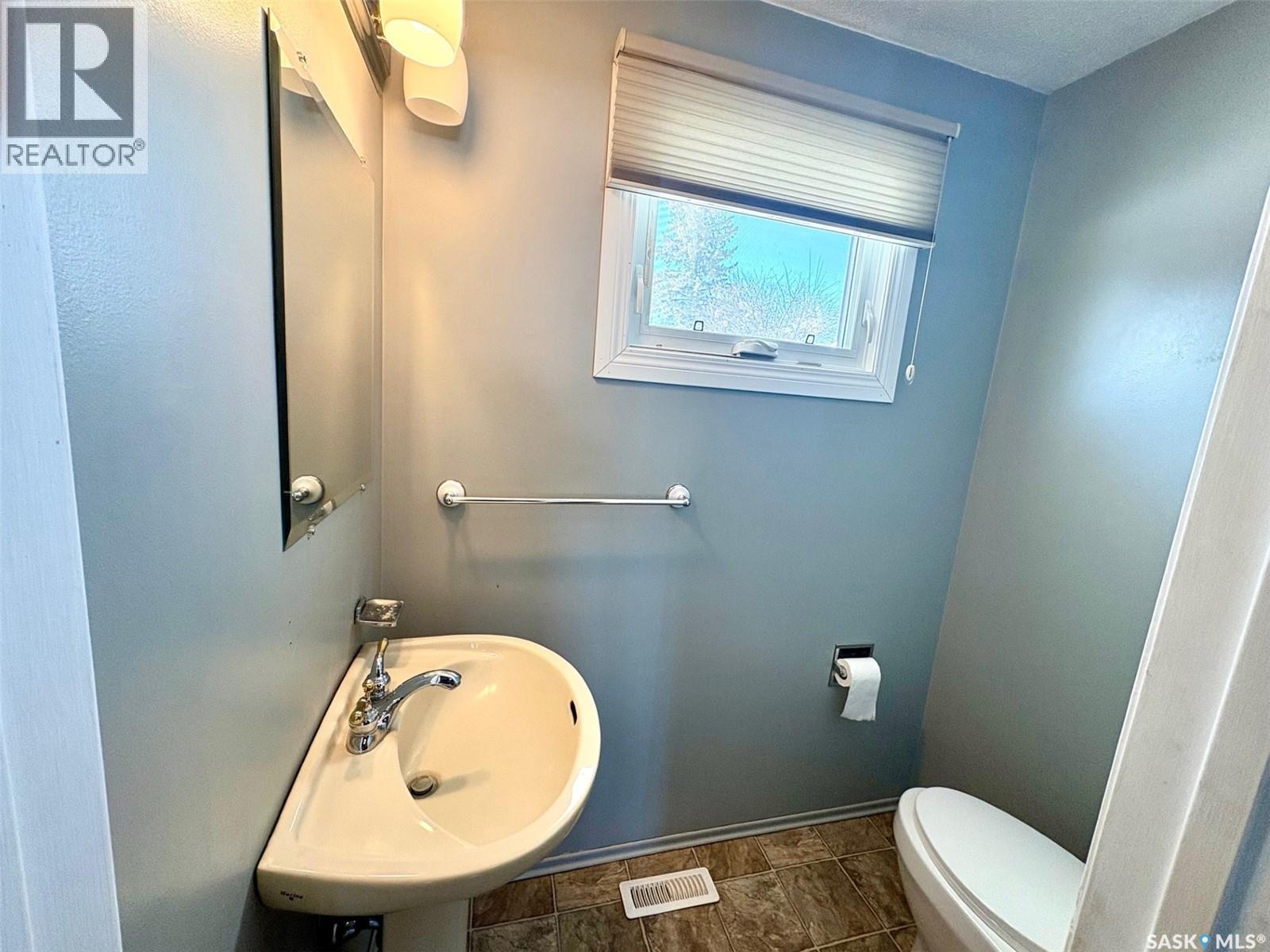 506 Grant Bay, Esterhazy, SK - Indoor Photo Showing Bathroom