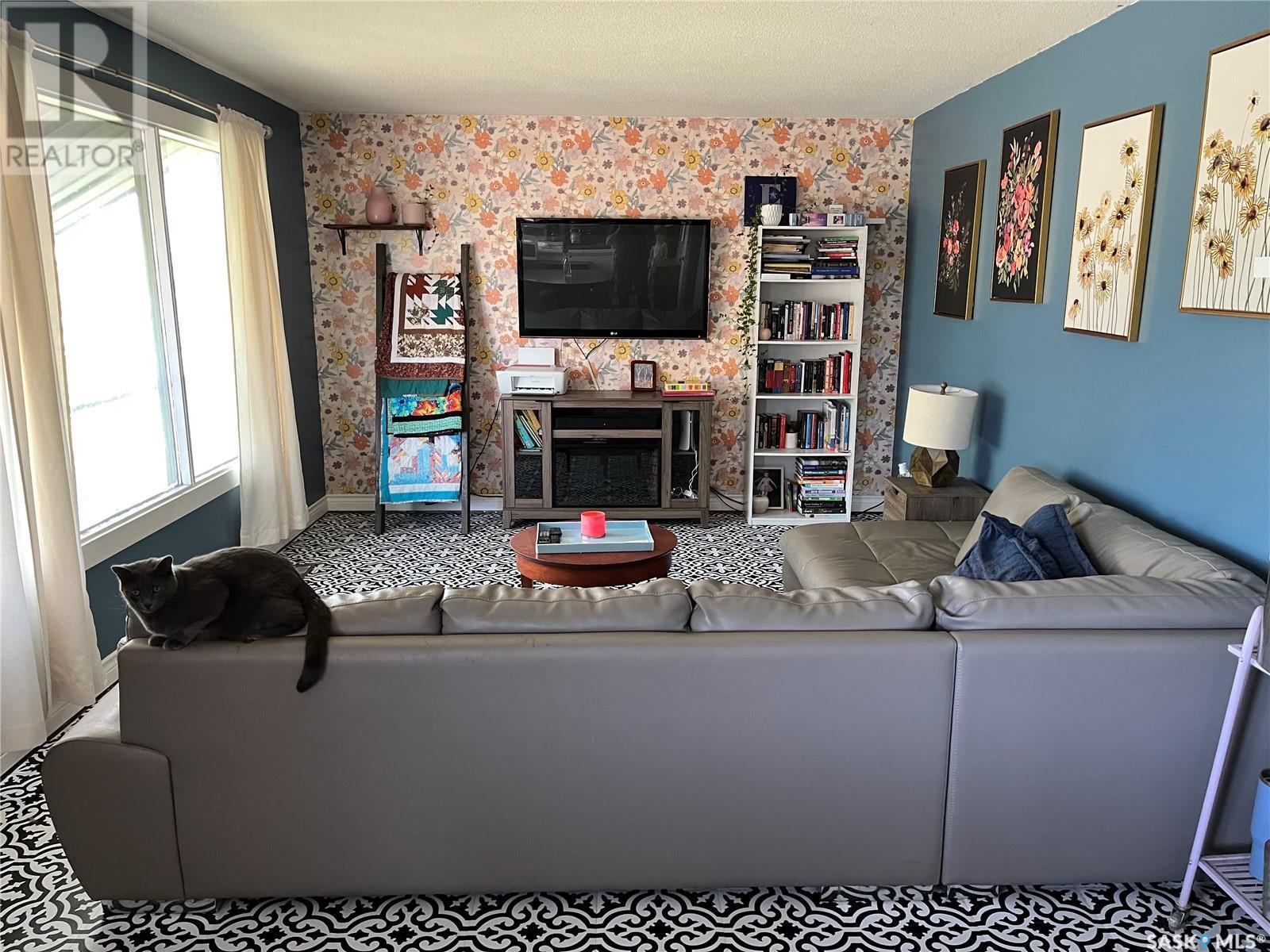 112 Edward Street, Hazenmore, SK - Indoor