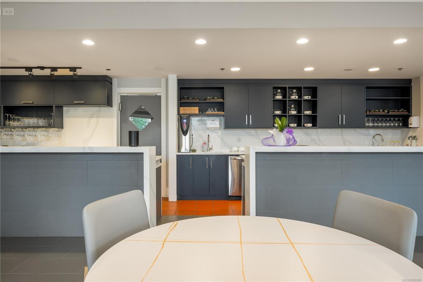 1-2220 Bowen Rd, Nanaimo, BC