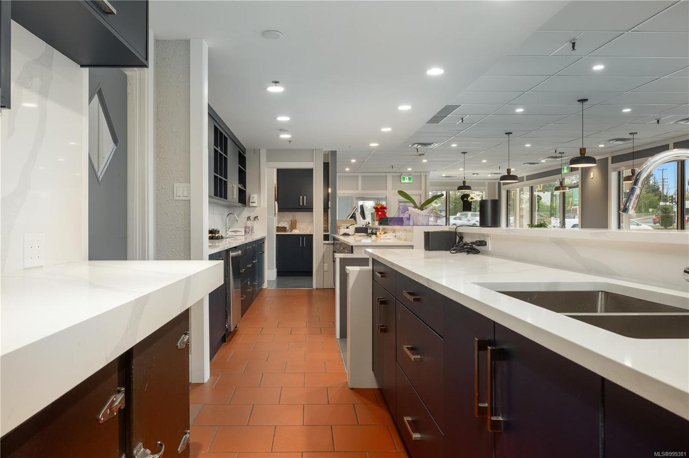 1-2220 Bowen Rd, Nanaimo, BC