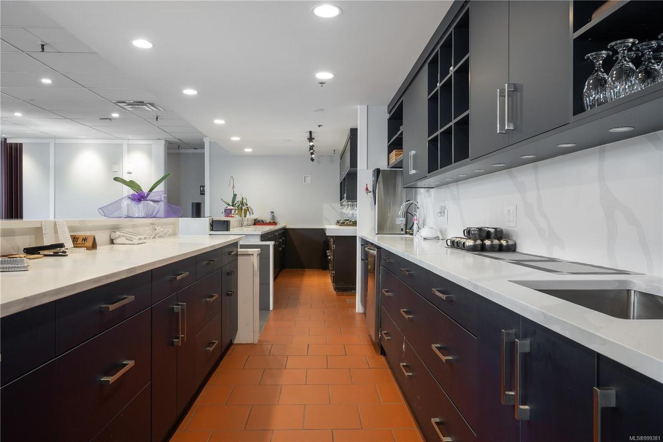 1-2220 Bowen Rd, Nanaimo, BC