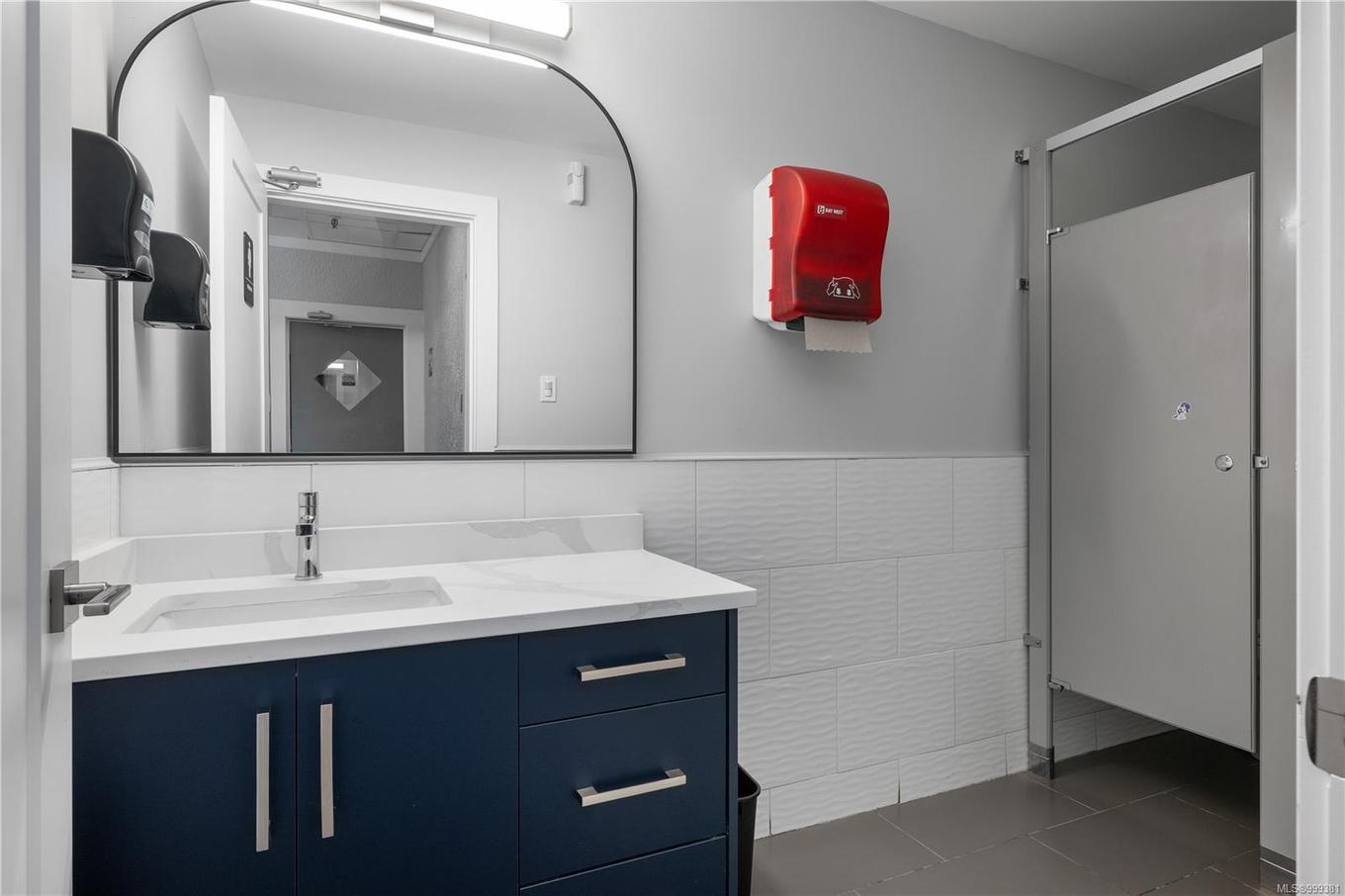 1-2220 Bowen Rd, Nanaimo, BC