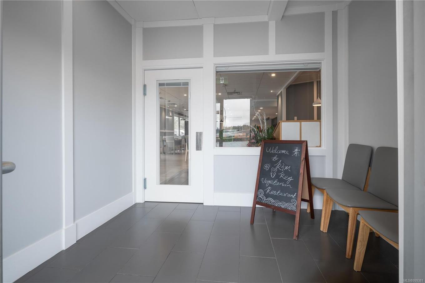 1-2220 Bowen Rd, Nanaimo, BC