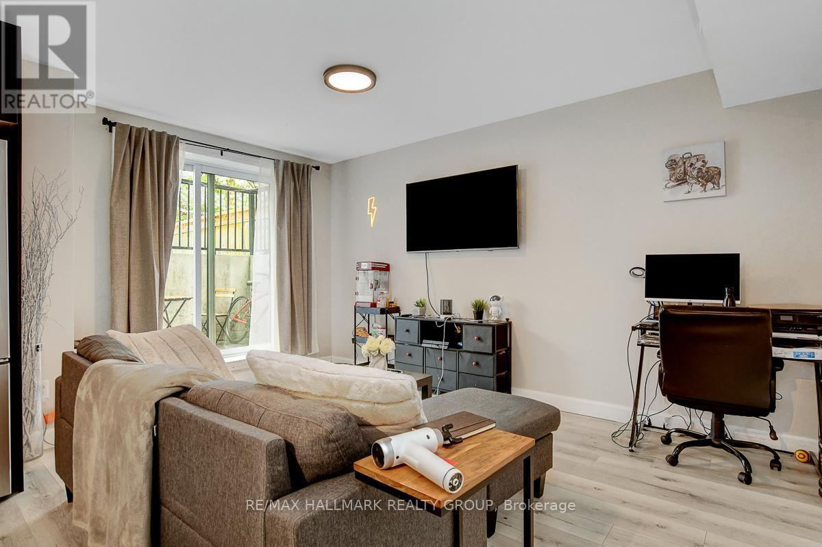 359 Whitby Avenue, Ottawa, ON - Indoor