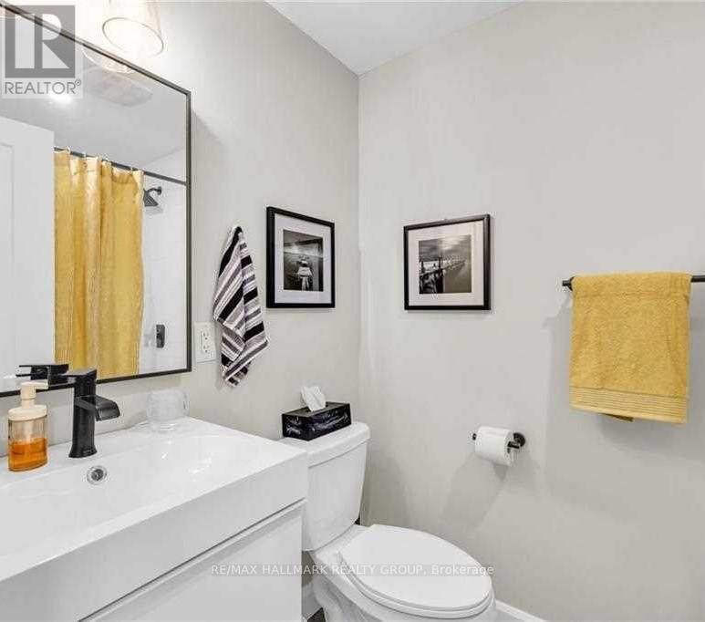 359 Whitby Avenue, Ottawa, ON - Indoor Photo Showing Bathroom