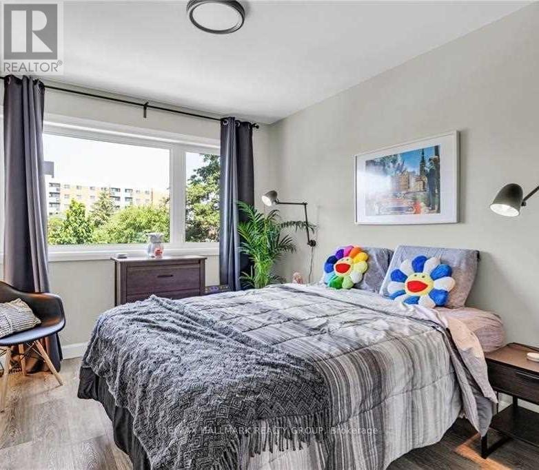 359 Whitby Avenue, Ottawa, ON - Indoor Photo Showing Bedroom