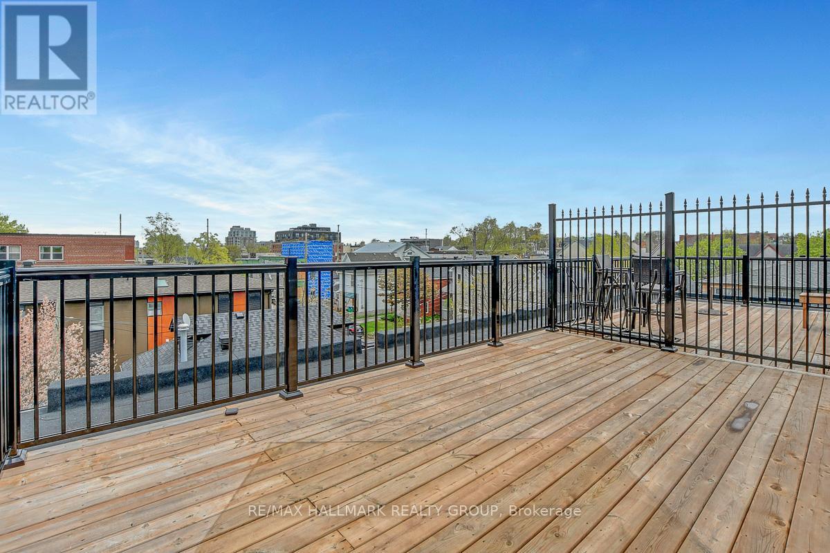 359 Whitby Avenue, Ottawa, ON - Outdoor With Deck Patio Veranda With Exterior