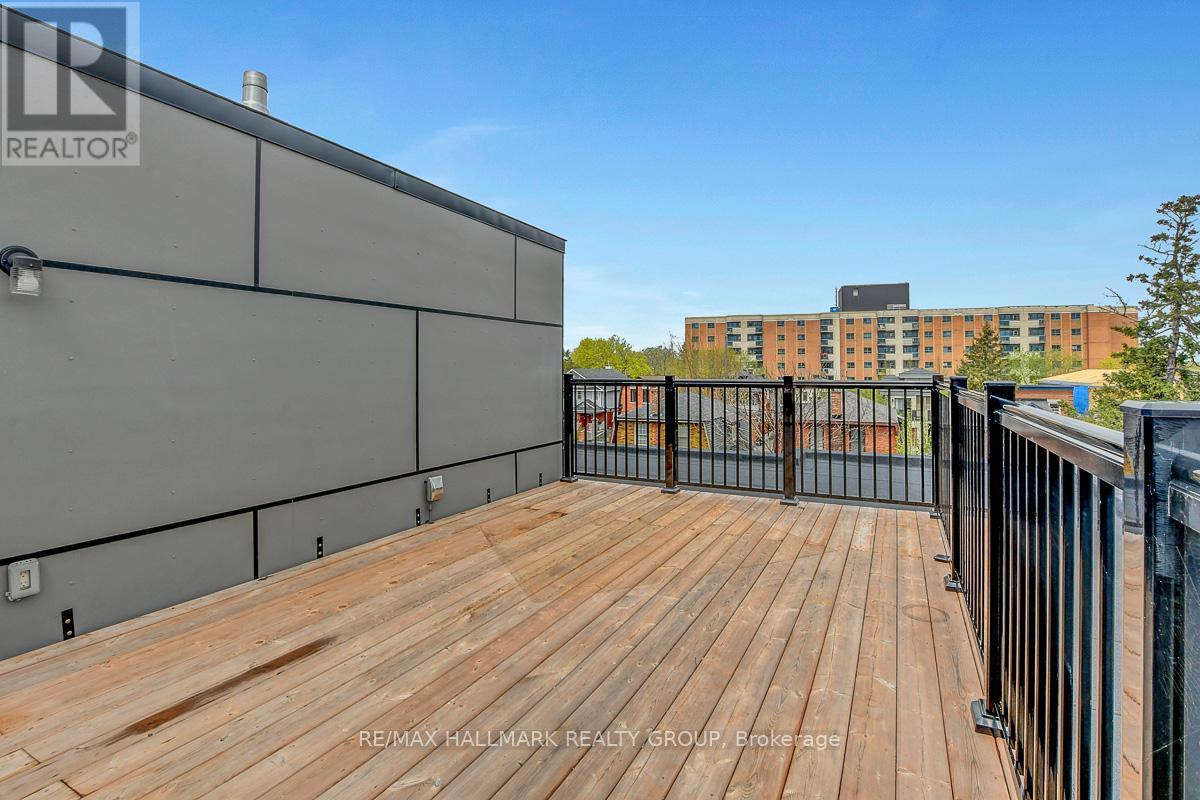 359 Whitby Avenue, Ottawa, ON - Outdoor With Deck Patio Veranda With Exterior