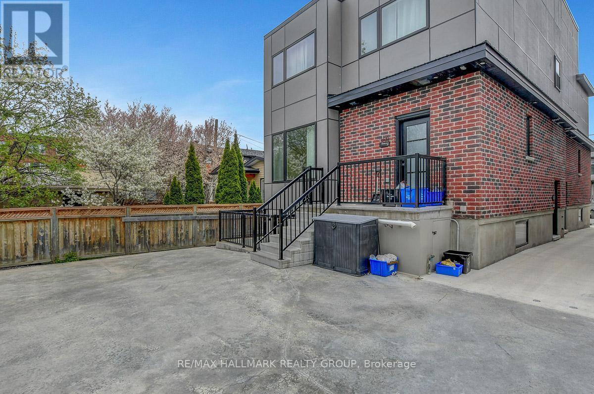 359 Whitby Avenue, Ottawa, ON - Outdoor With Exterior