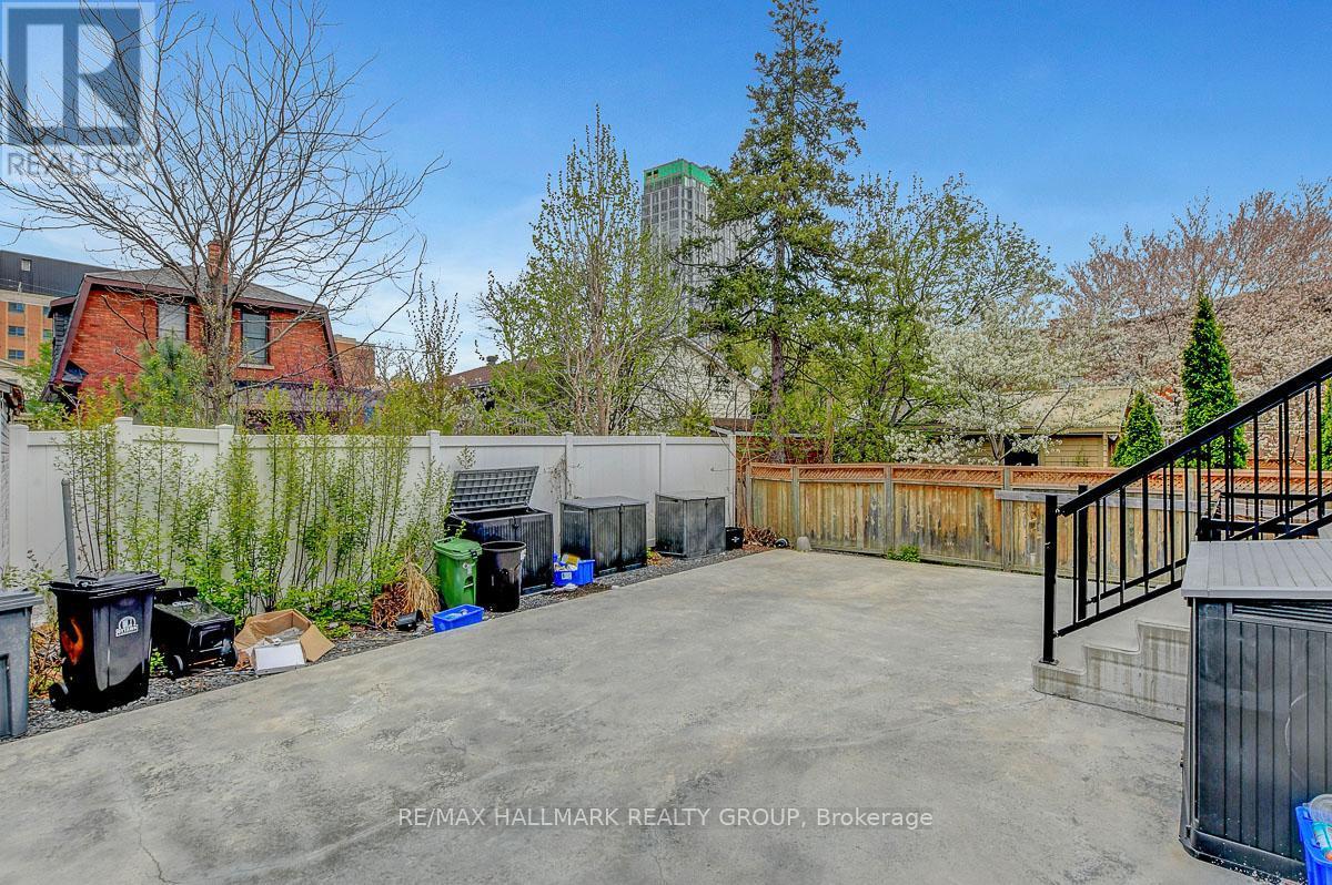 359 Whitby Avenue, Ottawa, ON - Outdoor