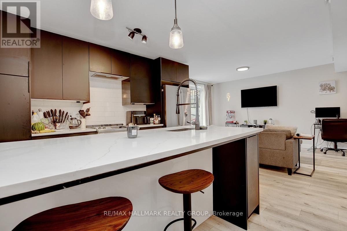 359 Whitby Avenue, Ottawa, ON - Indoor Photo Showing Other Room