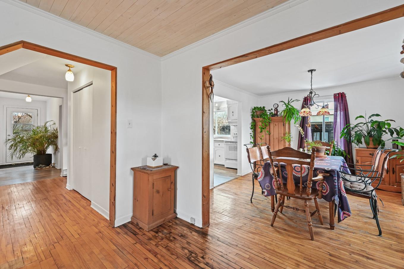 Vue d'ensemble - 411 Rue Dufferin, Granby, QC - Indoor Photo Showing Dining Room