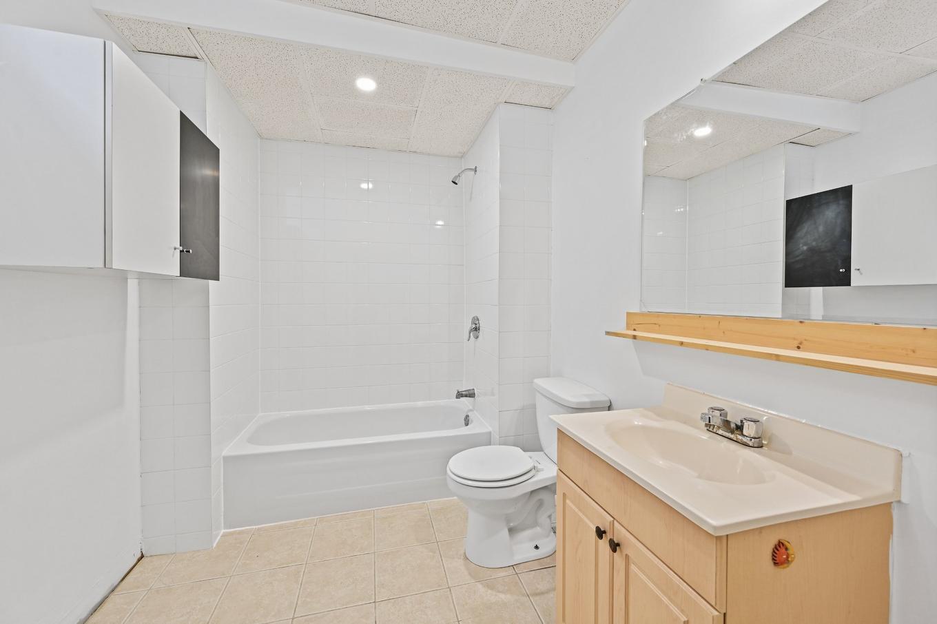 Salle de bains - 411 Rue Dufferin, Granby, QC - Indoor Photo Showing Bathroom