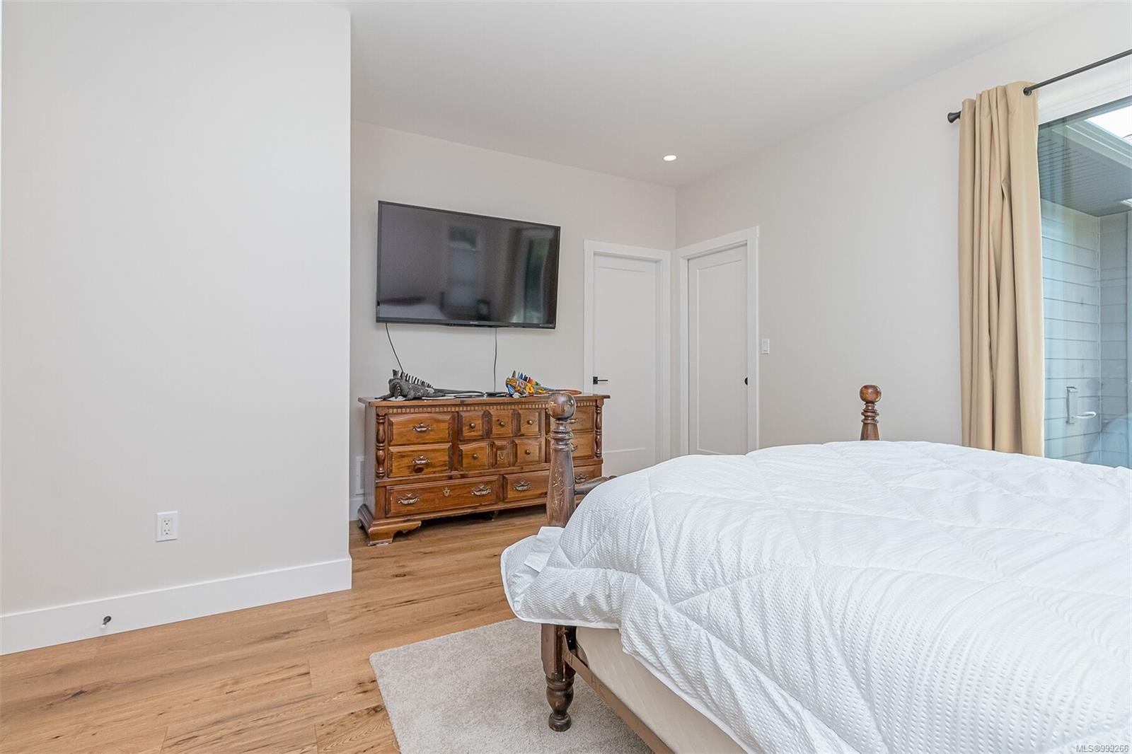 10647 Olsen Rd, Saltair, BC