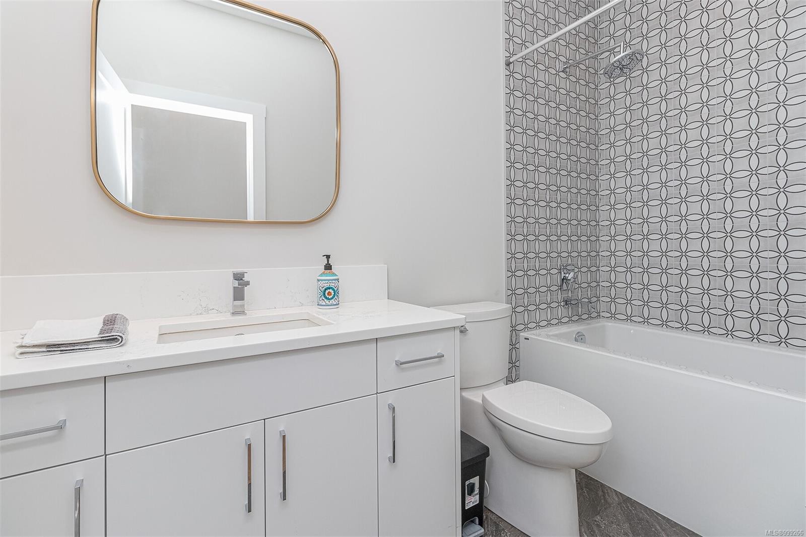 10647 Olsen Rd, Saltair, BC