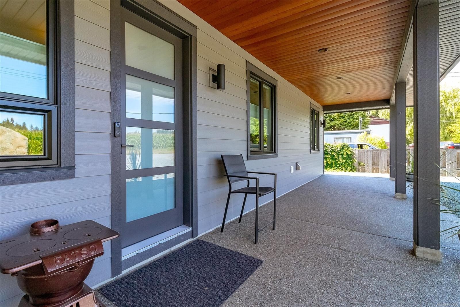 10647 Olsen Rd, Saltair, BC