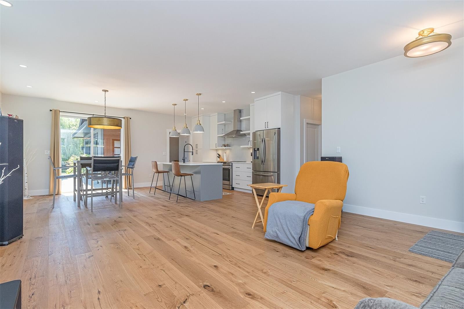 10647 Olsen Rd, Saltair, BC