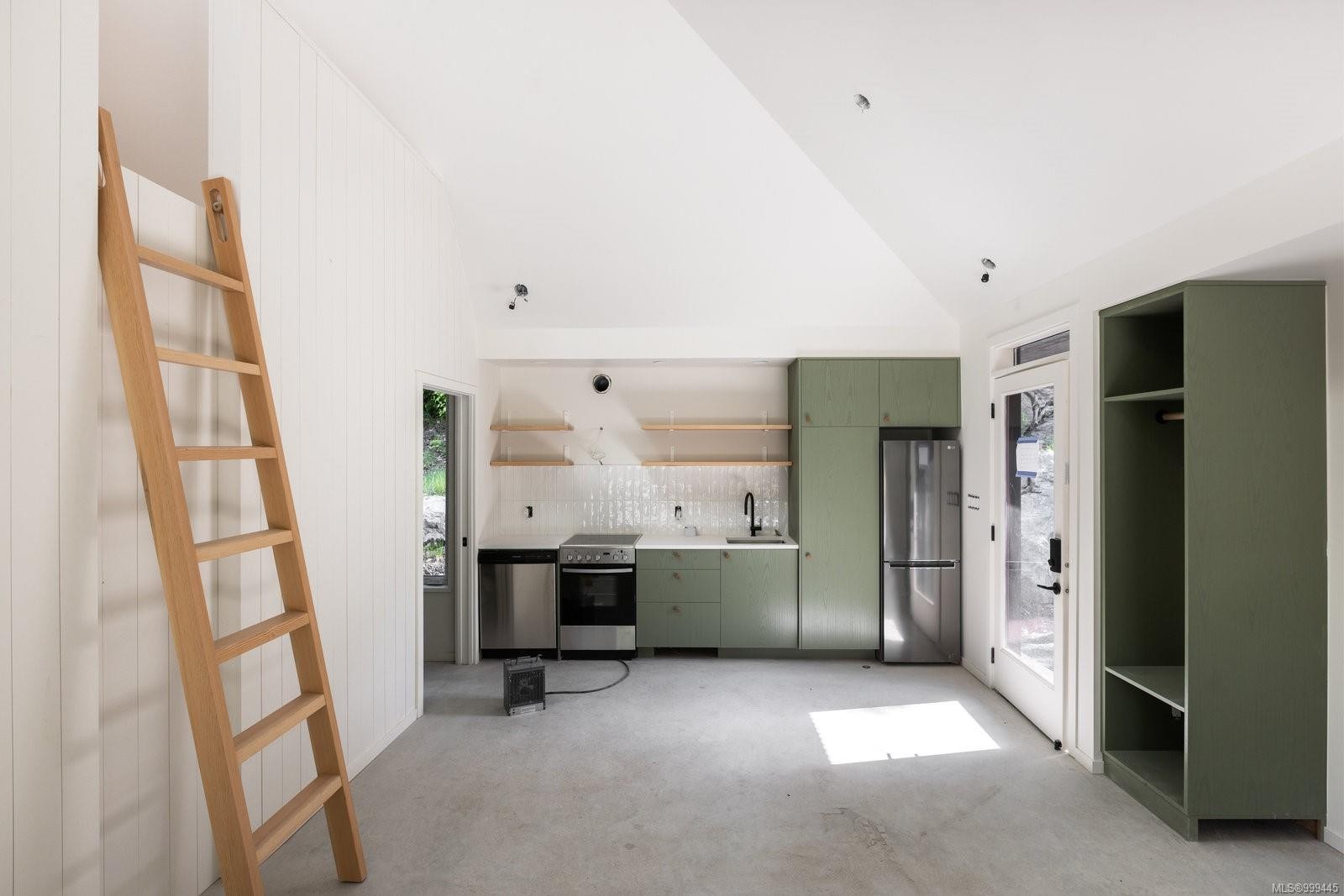 7-6504 Powder Main Rd, Port Renfrew, BC