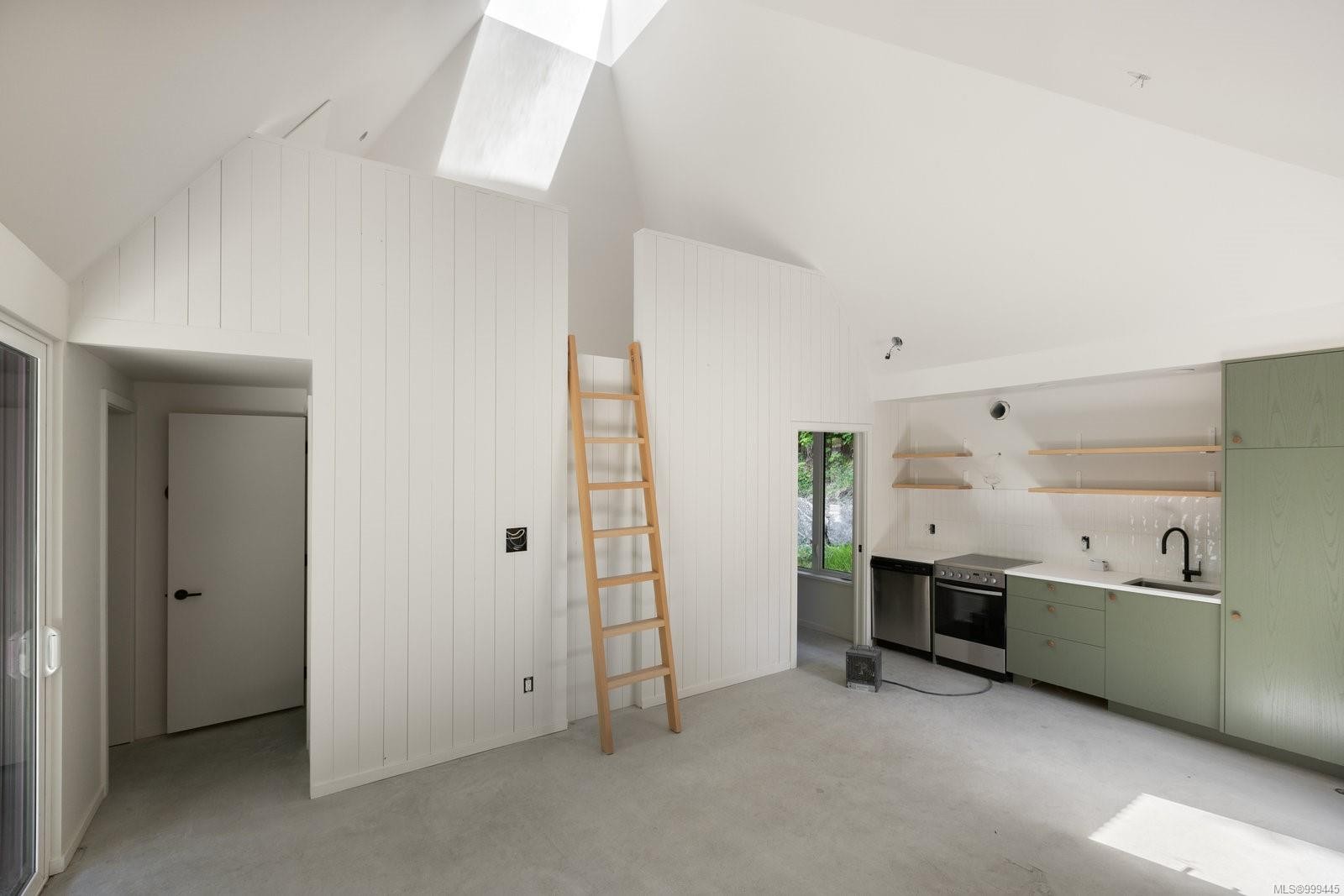 7-6504 Powder Main Rd, Port Renfrew, BC