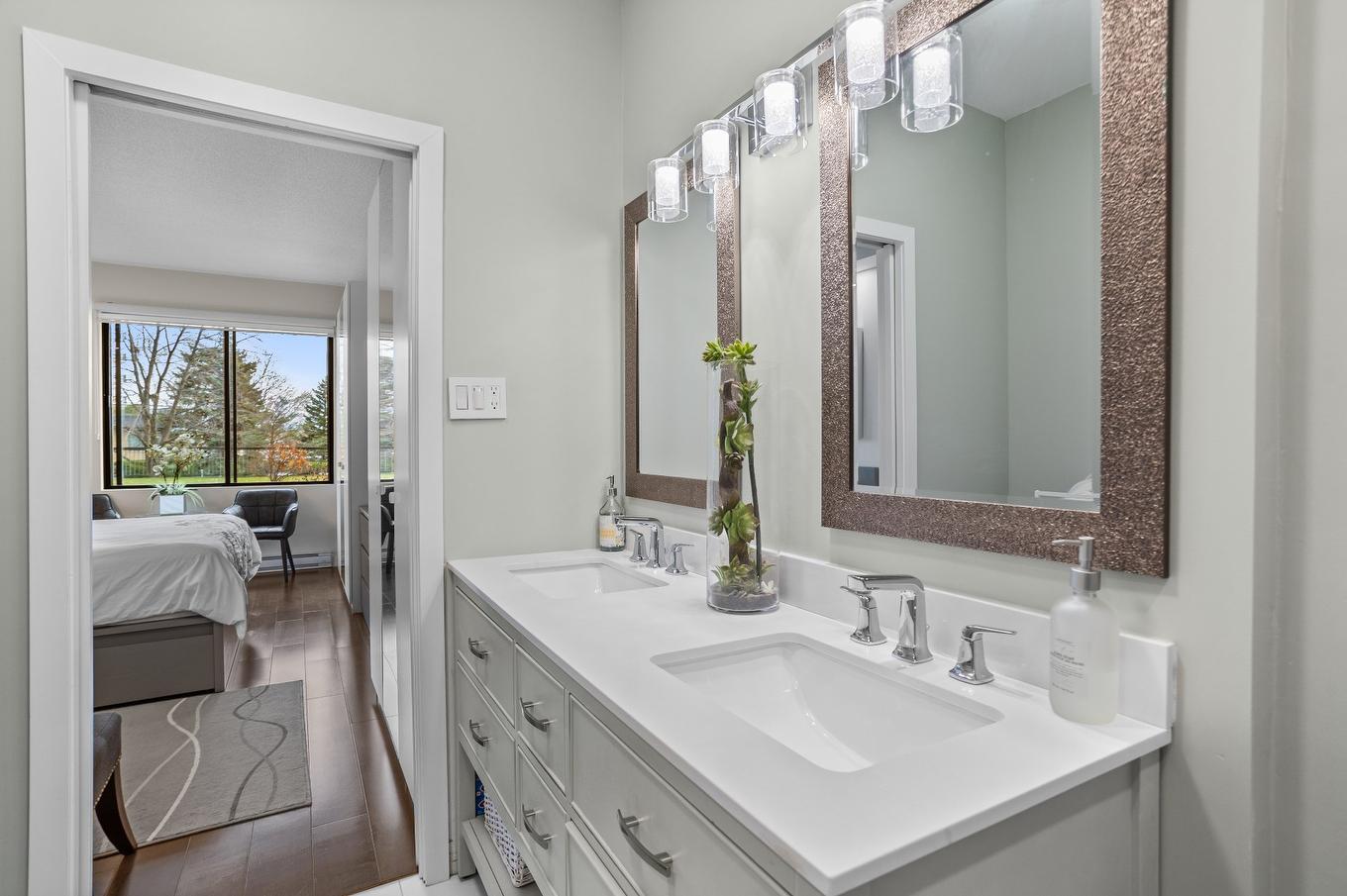 Salle de bains attenante à la CCP - 109-4520 Prom. Paton, Laval (Chomedey), QC - Indoor Photo Showing Bathroom