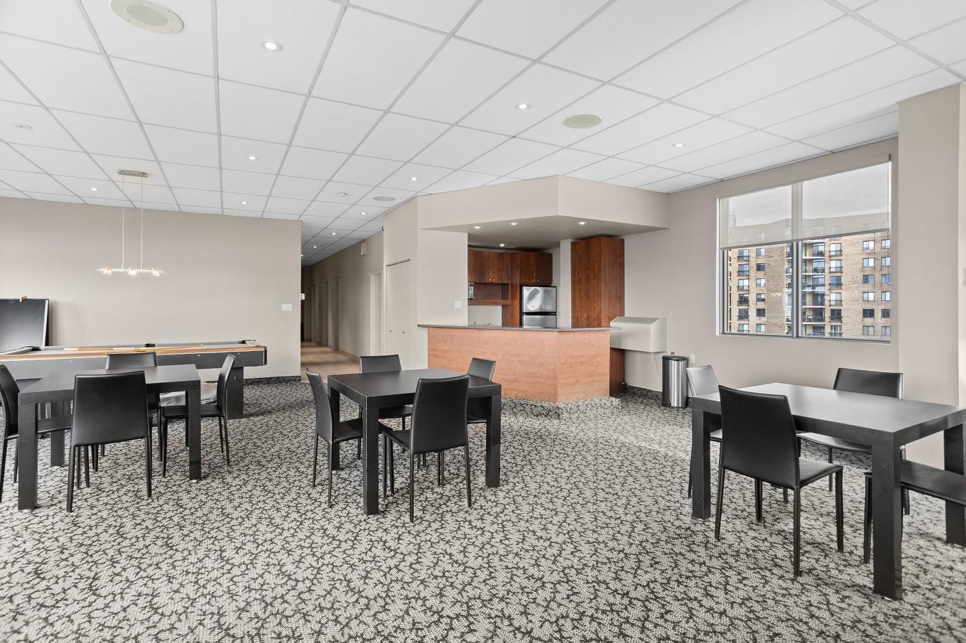 Salle communautaire - 109-4520 Prom. Paton, Laval (Chomedey), QC - Indoor Photo Showing Dining Room