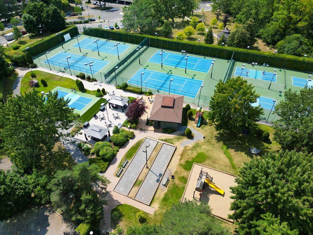 Autre - 109-4520 Prom. Paton, Laval (Chomedey), QC - Outdoor With View