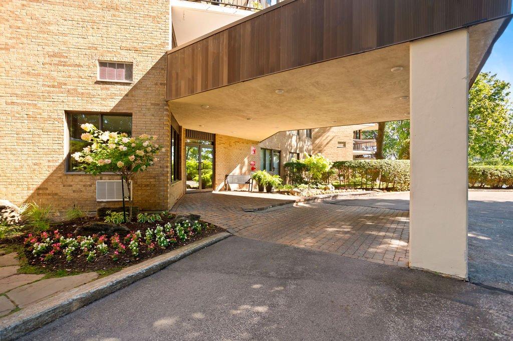 Façade - 109-4520 Prom. Paton, Laval (Chomedey), QC - Outdoor