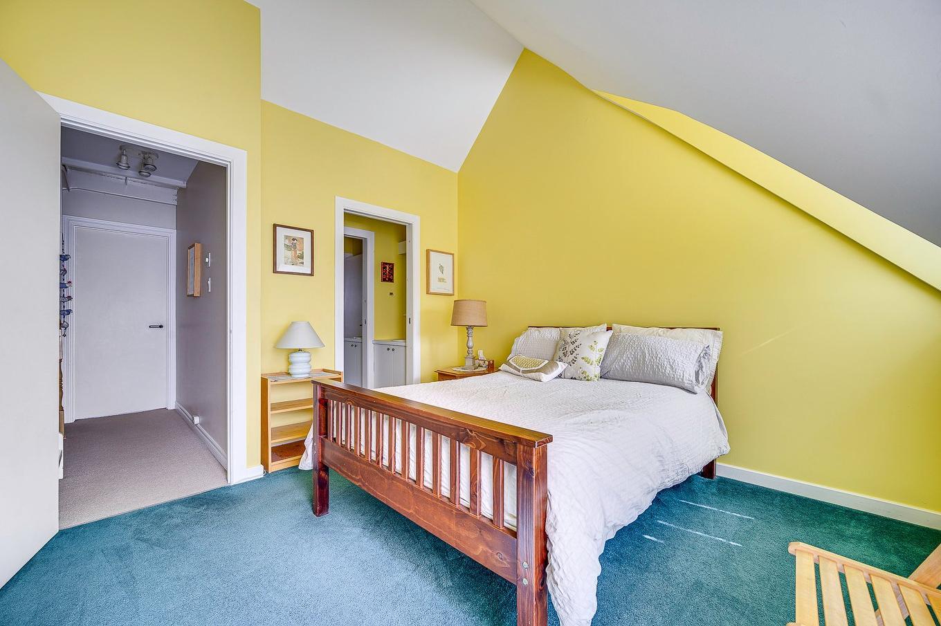 Bedroom - 102-273 Ch. Des Grappes, Piedmont, QC - Indoor Photo Showing Bedroom