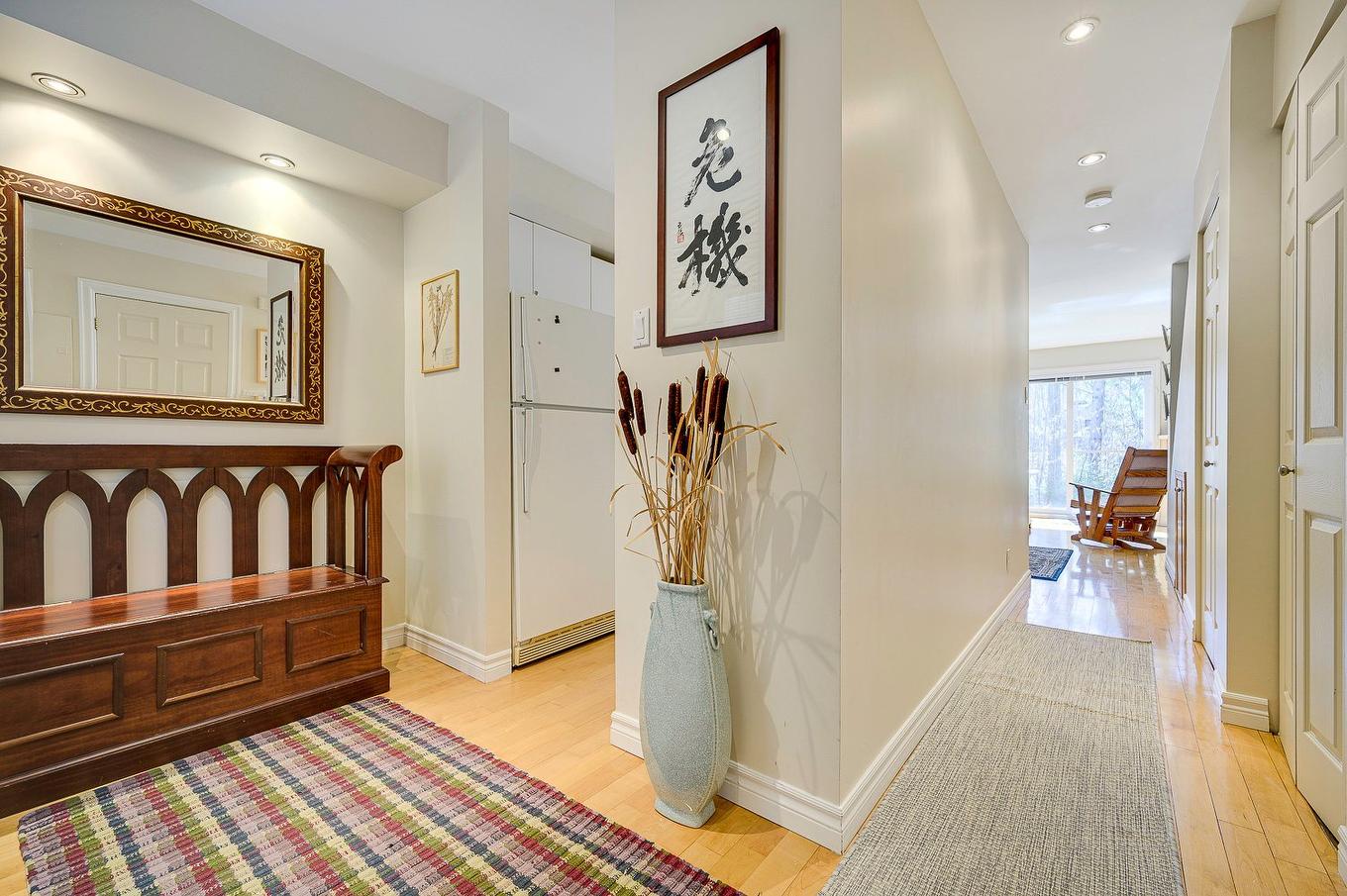 Hall - 102-273 Ch. Des Grappes, Piedmont, QC - Indoor Photo Showing Other Room