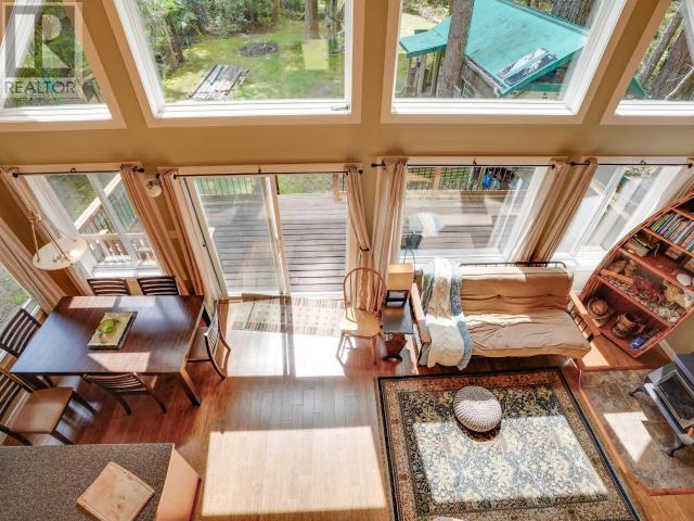 1259 Vancouver Blvd, Savary Island, BC - Indoor Photo Showing Living Room