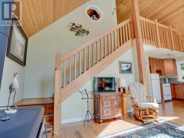1259 Vancouver Blvd, Savary Island, BC - Indoor