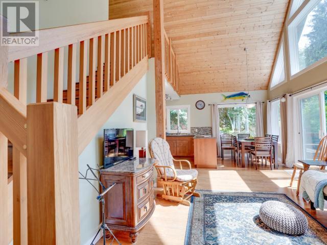 1259 Vancouver Blvd, Savary Island, BC - Indoor
