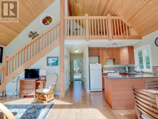 1259 Vancouver Blvd, Savary Island, BC - Indoor Photo Showing Kitchen With Double Sink