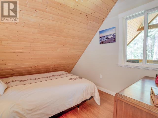 1259 Vancouver Blvd, Savary Island, BC - Indoor Photo Showing Bedroom