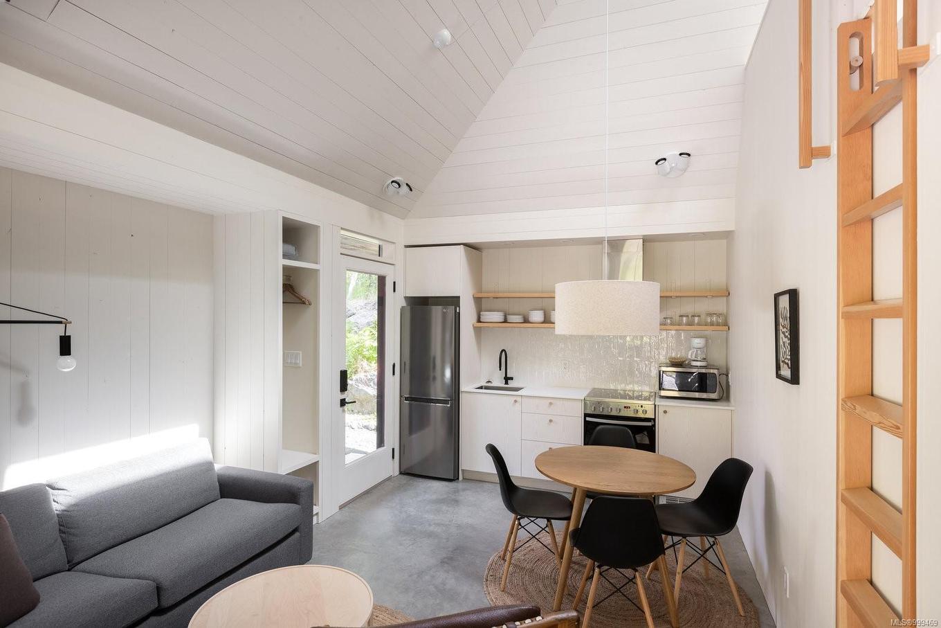 17-6504 Powder Main Rd, Port Renfrew, BC