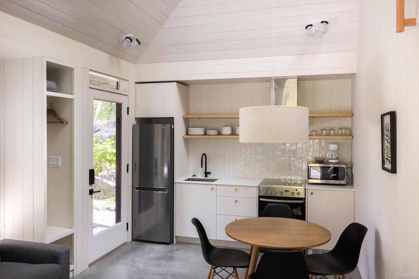 17-6504 Powder Main Rd, Port Renfrew, BC