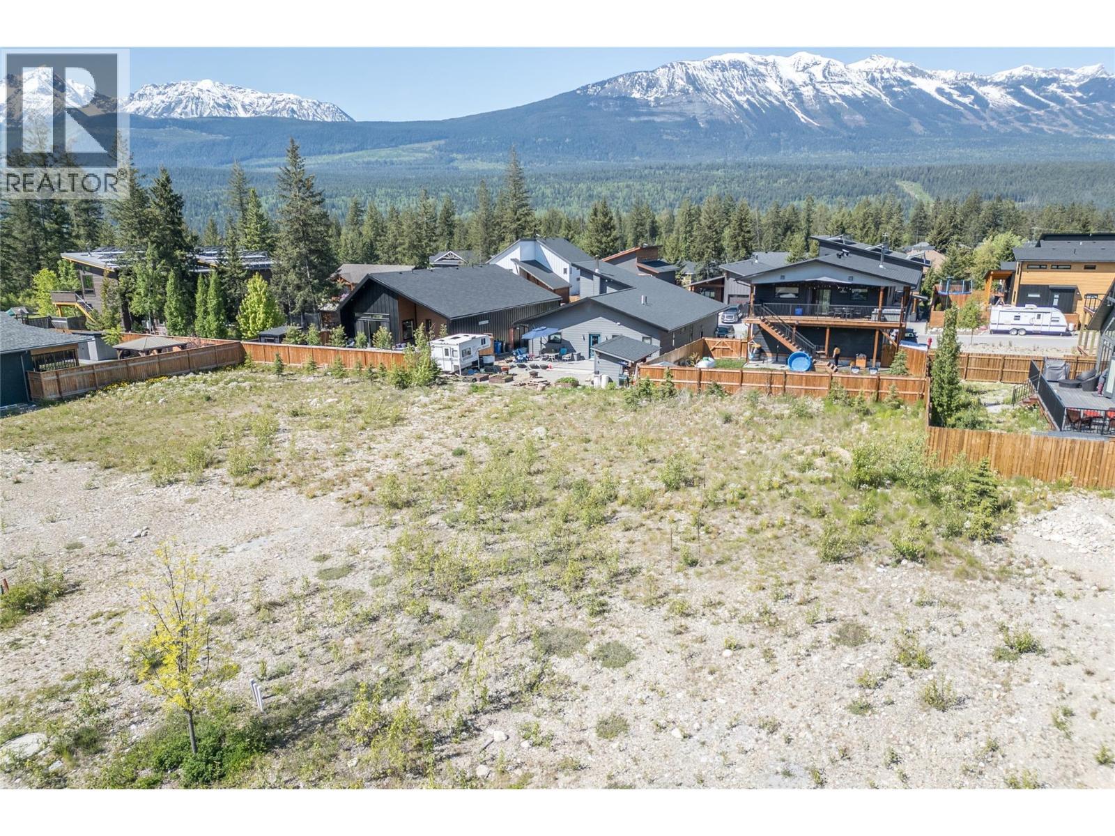 1608 Cedar Street, Golden, BC