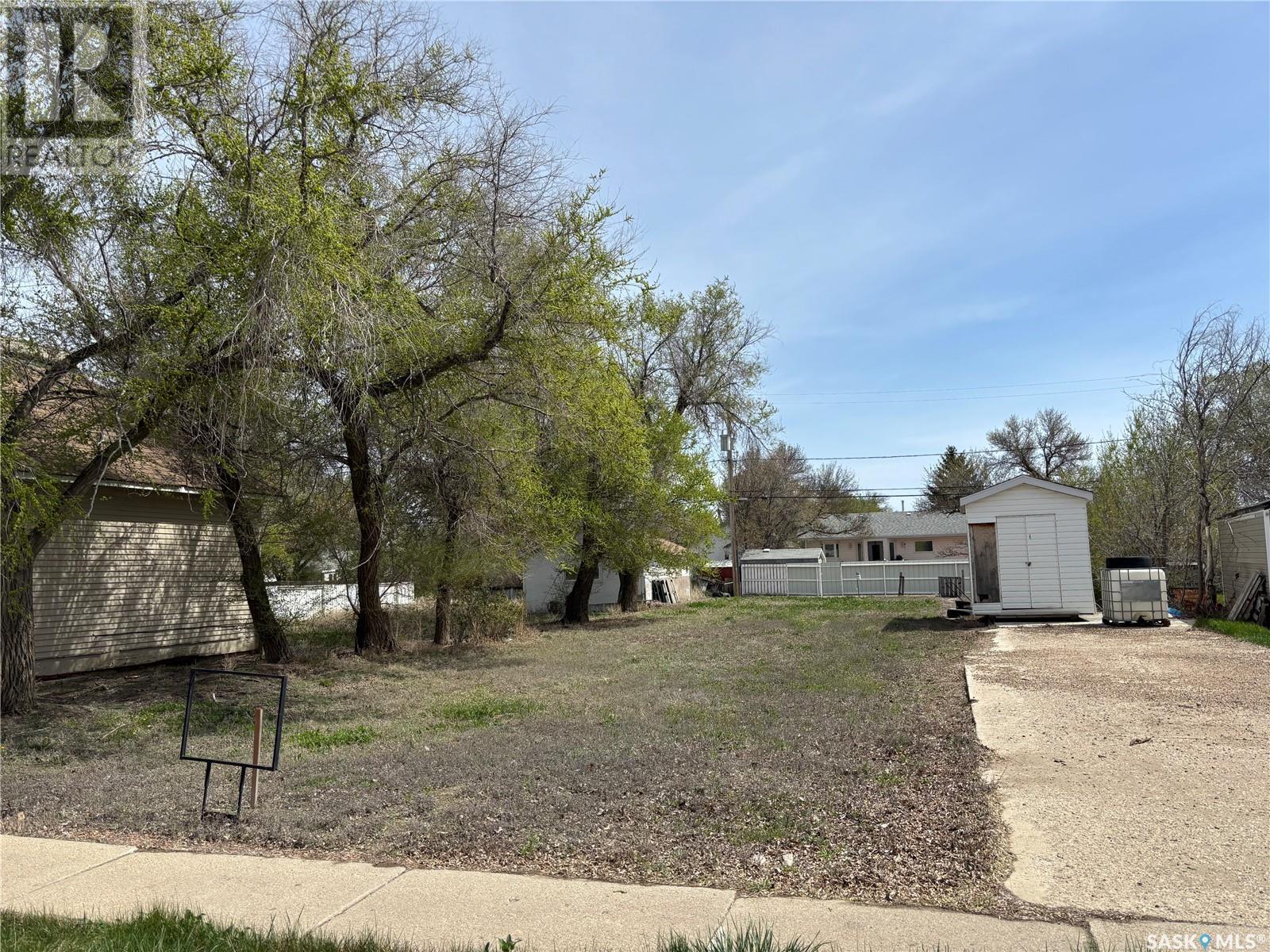 211 3Rd Avenue W, Kindersley, SK