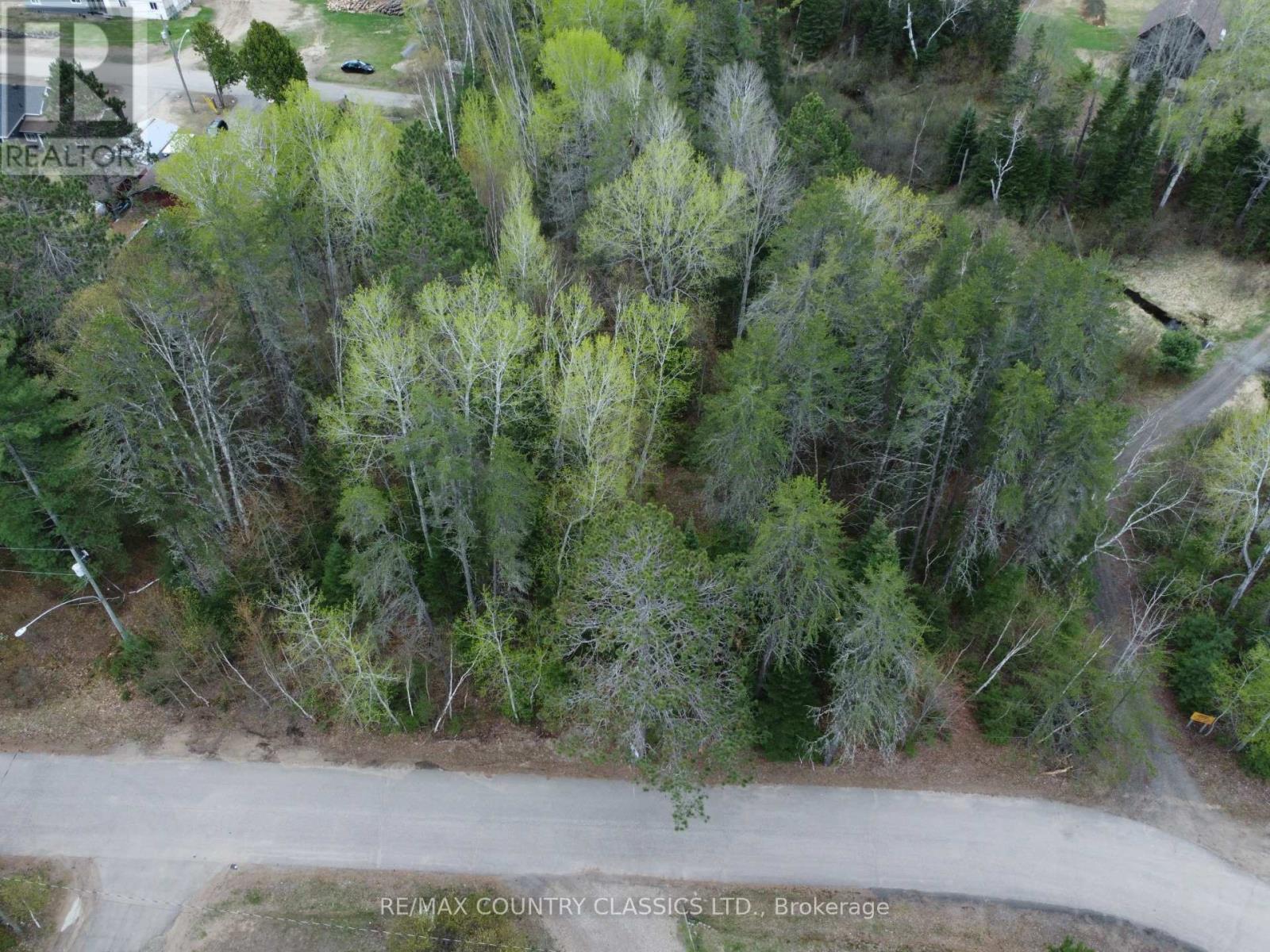 Pl177 Murray Park Street, Madawaska Valley, ON