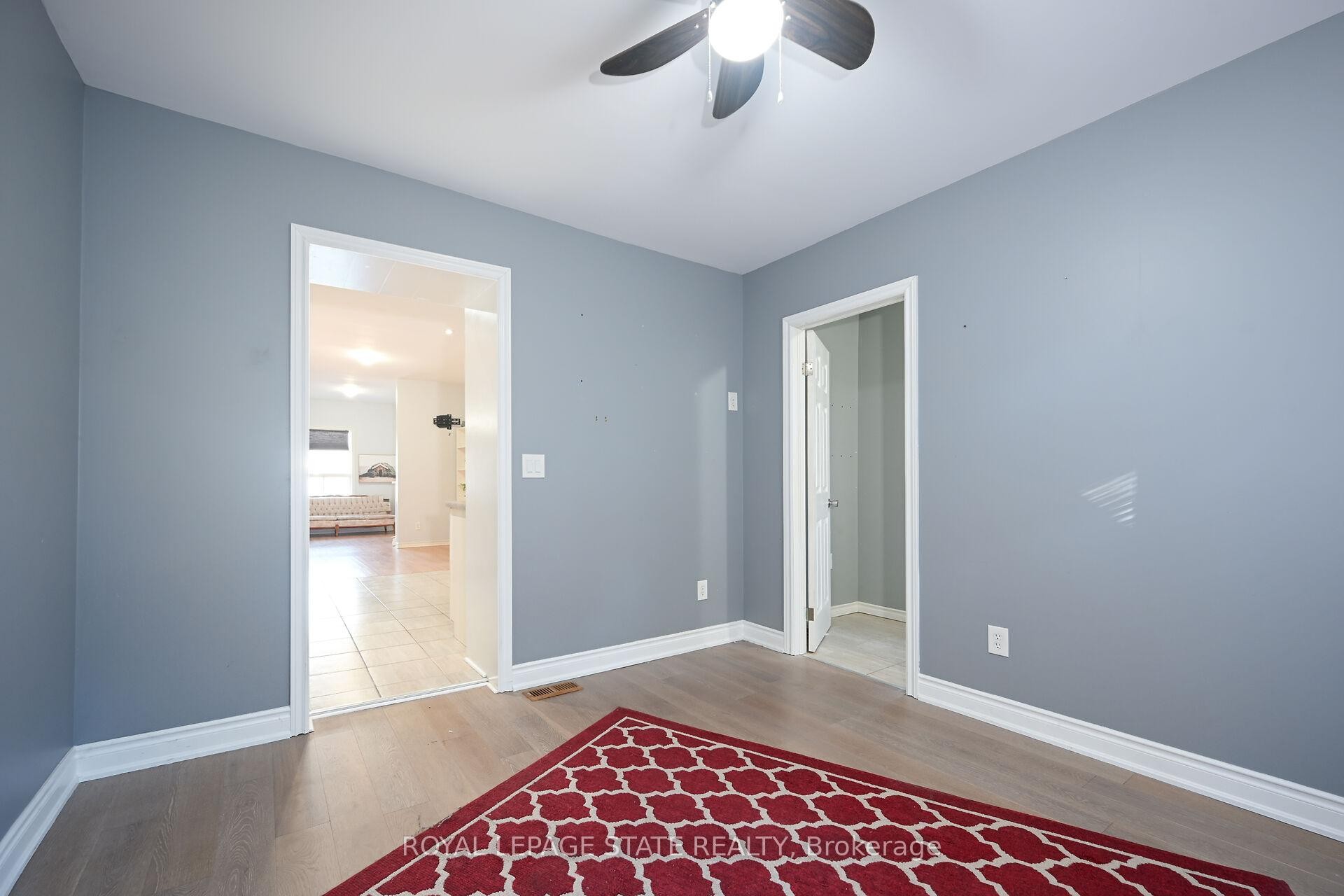 200 Kensington Avenue N, Hamilton, ON - Indoor