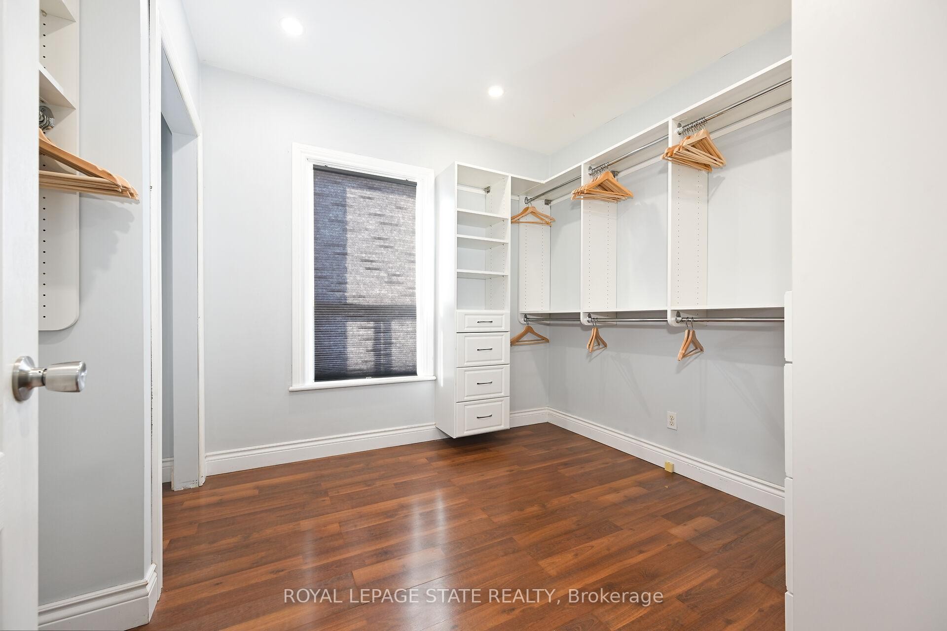 200 Kensington Avenue N, Hamilton, ON - Indoor With Storage