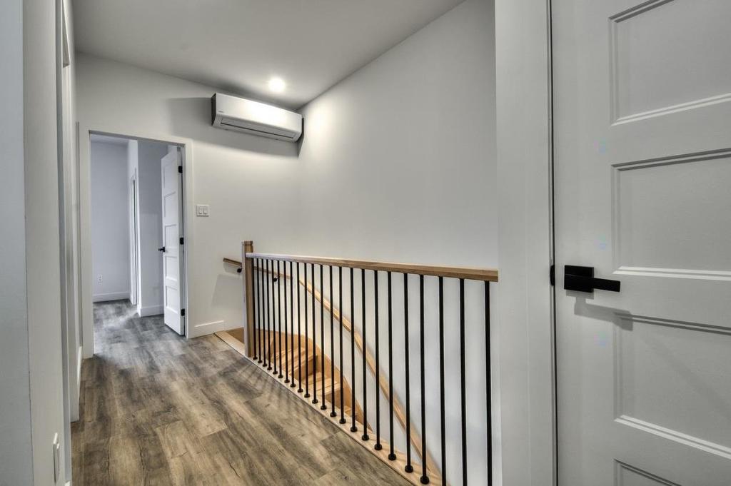 Hall - 193 21E Rue O., Venise-En-Québec, QC