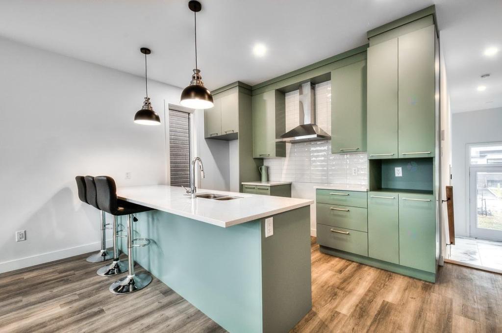 Kitchen - 193 21E Rue O., Venise-En-Québec, QC