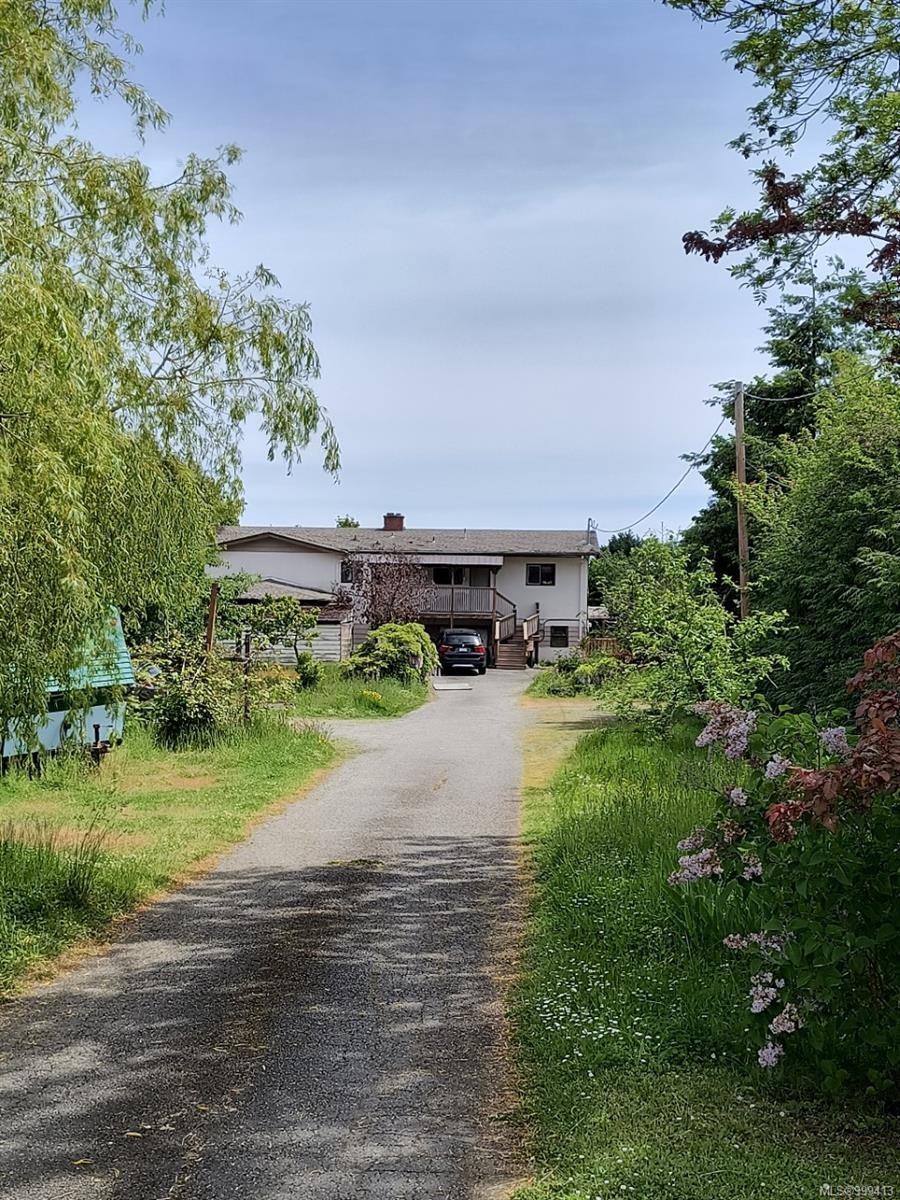 9175 East Saanich Rd, North Saanich, BC